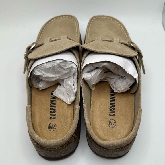 CUSHIONAIRE Women's Genuine Leather Cork Footbed Clog with +Comfort 7 SAND NEW - Picture 4 of 7